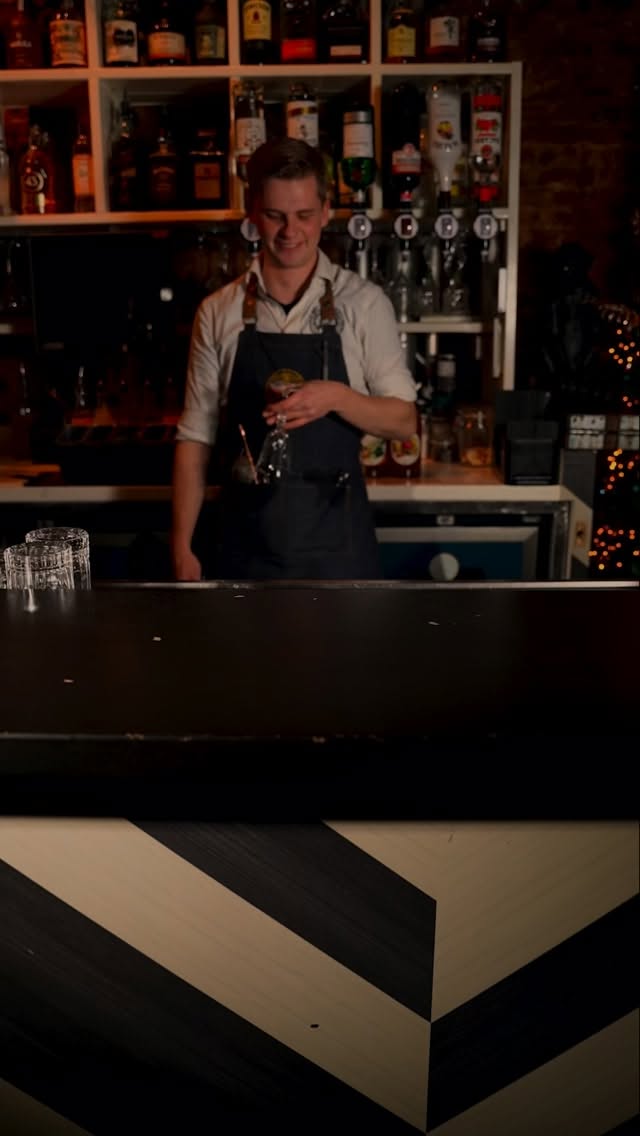 Ready to taste the tropics? ๐๐ซ๐บ Tequila shaken with blueberry purรฉe, pineapple and fresh lime, finished with silky egg white for a smooth, velvety texture and topped with an edible flower.
Come and taste it at Bonabo Social Club. ๐
#azul #bonabosocialclub #cocktail #tropical #mixology cocktailbar fruitycocktail creamycocktail nightout