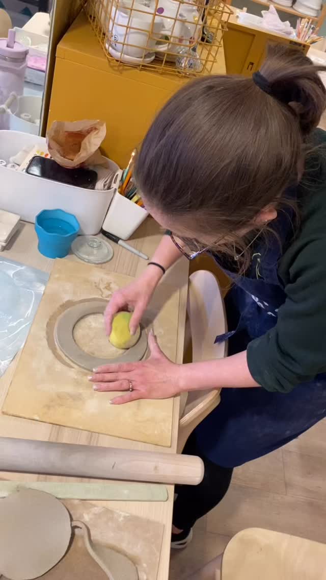 🐰🌷🌸Sarah’s Clay Club: Spring Wreaths🌸🌷🐰Tickets are on our website NOW for Thursday 5th March, 7-9pm. Get ready for spring and enjoy a relaxing clay workshop with Sarah