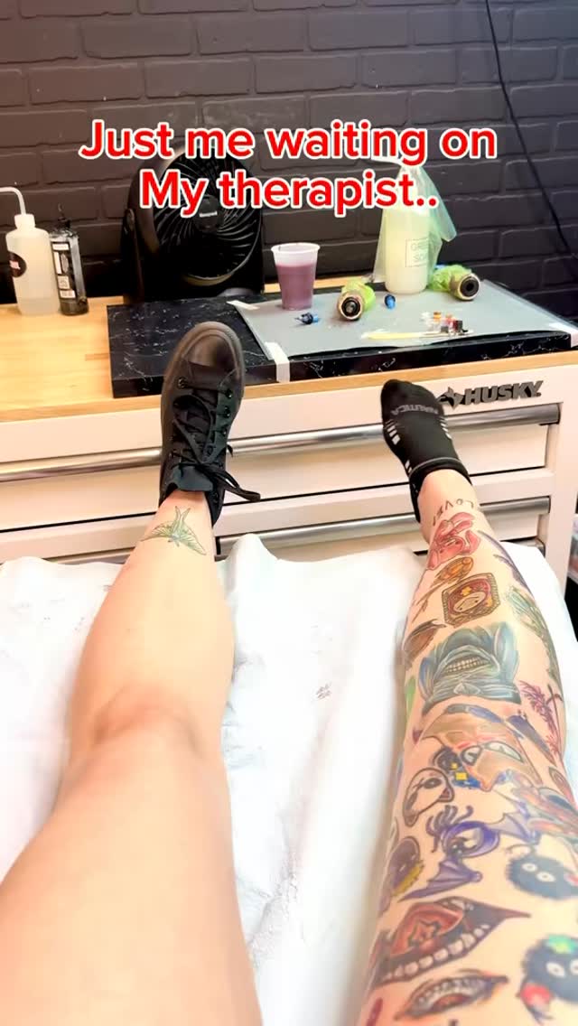 Who’s ready for their next therapy session???
#inktherapy #tattoo #tattoos
@luckysupplyusa @eternalink @truetubes @inkmaster @afterinked @afterinkedcolombia @electricgoldonparkblvd @kingpintattoosupply