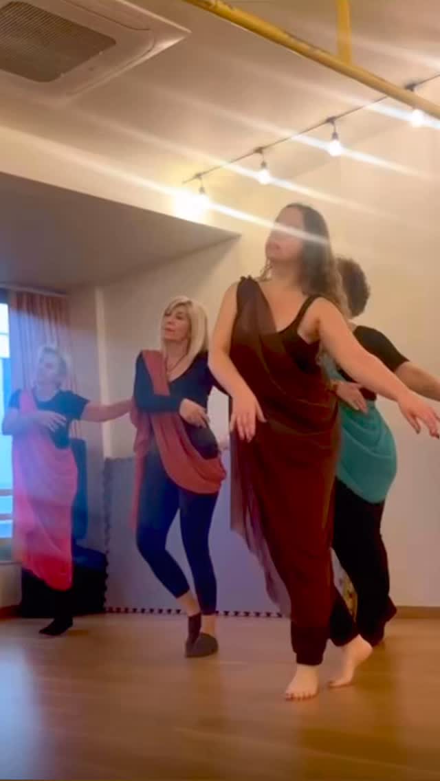Ancient Greek Dance — lived in the body.
A beautiful practice for women who wish to reconnect
with archetypes,
with the body,
with the soul.
We move.
We explore.
We remember.
Through embodied practice, we rediscover the roots of dance — not as history, but as experience.
Each class becomes a space of joy, presence and connection.
If you feel the call, join us!
#chorosophy #ancientgreekdance #danceclasses #bodyandsoul