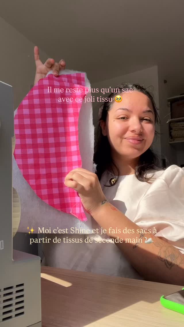 J’ai adoré ce tissu ! Mais comme toutes les petites de seconde main, il était limité ! Il me reste de quoi faire un seul sac 🥹🩷