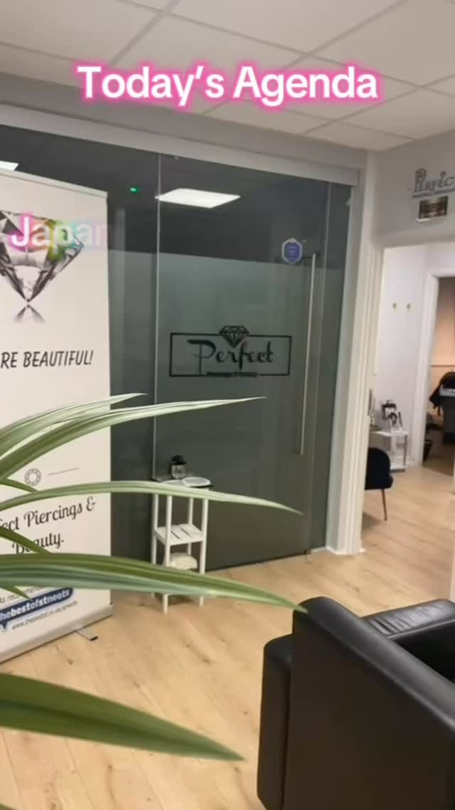 A little glimpse into today’s treatment lineup ✨
From deeply restorative rituals to glow‑boosting favourites, today’s agenda was all about relaxation and radiant skin.
• Japanese Head Spa & Facial
• Bedew Signature Facial
• Superfacial
• Indian Head Massage
Creating calm, lifting spirits, and leaving skin beautifully renewed — my favourite kind of day.
#selfcare #massage #skincare #fyp #relaxing