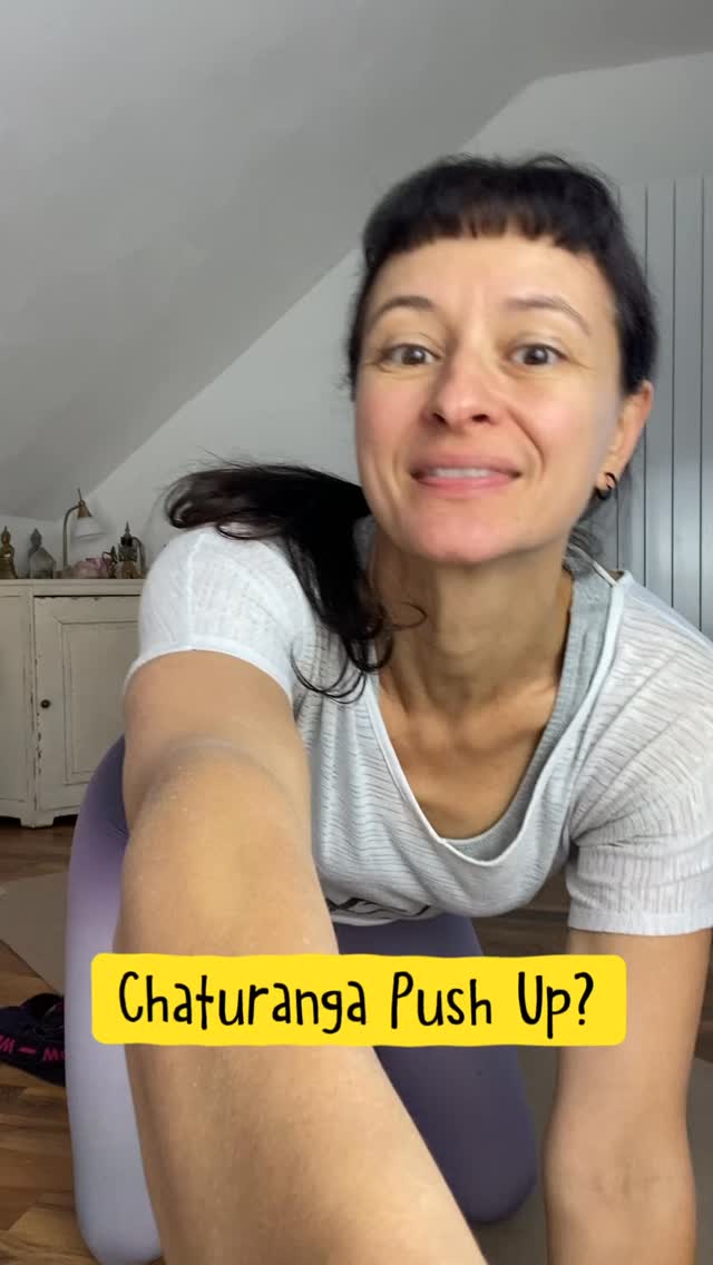 Welche fortgeschrittene Yoga Asana willst du 2026 meistern?
🧘♀️In unserer 300 Std Weiterbildung für zertifizierte Yogalehrer:innen gibt’s dazu ein komplettes Modul!
Ab 15. Mai geht‘s los mit Modul Yoga Business & Marketing!🤓
🎁Schnapp dir den €500 Gutschein & das exklusive Einzelmentoring über die Warteliste!
@Kommentiere: warteliste