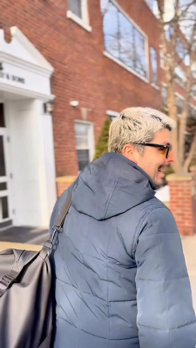 Have you ever been to the @steinwayandsons factory?
Come with me 🎹
#piano #music #latinamerica #SteinwayArtist #nyc