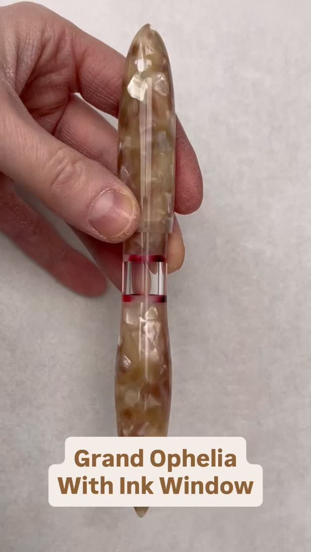 So excited to share this one.
This is the first Grand Ophelia to get an ink window…and it just felt right to frame it with this gorgeous Rose Petal acrylic.
I can see this design in so many combinations of these crush type materials.
This one is Opal from Conway Stewart.
What do you think?
This will be available on the website on Sunday at 8pm (uk time)
#blackrobinpens #blackrobinophelia #ophelia #fountainpen #penmaking