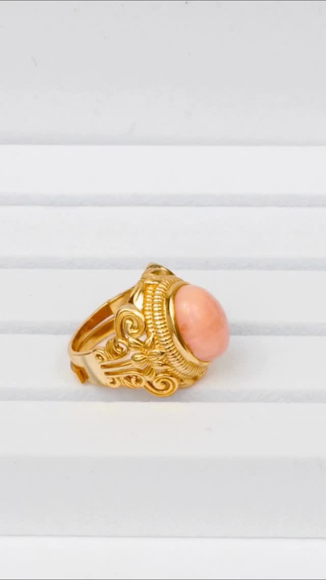 Not subtle.
Not ordinary.
Not forgettable.
A statement ring that commands attention before you say a word 💫
For the woman who doesn’t blend in — she leads.
Discover bold elegance with La’Banj 🤍
#LaBanj #StatementRing #LuxuryJewelry #BoldElegance #TimelessStyle