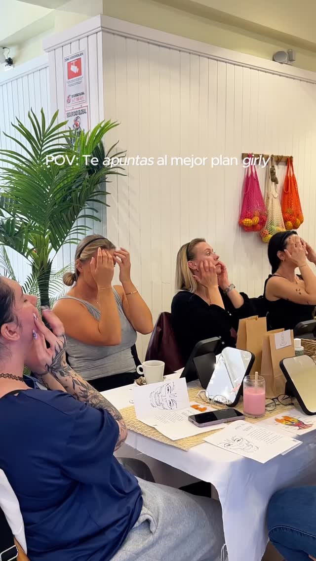 Yoga facial, açaí y muy buen mood 💕
El plan que no sabías que necesitabas de la mano de @anamarinyoga 🥰
#Modotití #Açailovers #Girly #Benidorm