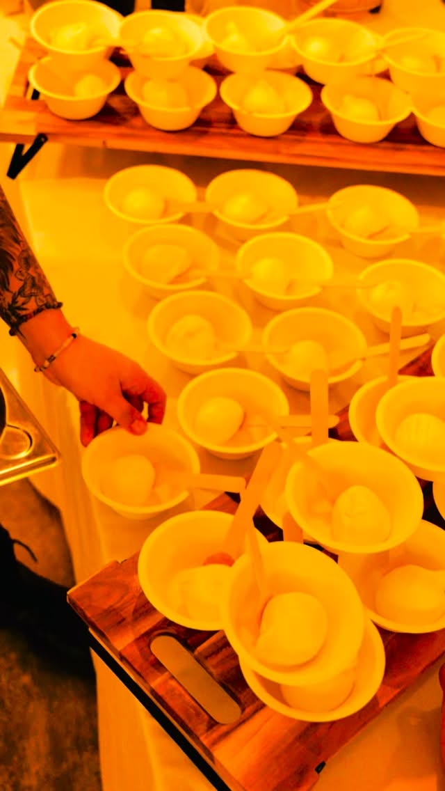 No hacemos eventos.
Creamos momentazos.
De esos donde la gente dice:
“¿Quién ha traído el catering?” 👀
Producto brutal.
Presentación que impacta.
Servicio que fluye.
Si vas a hacer algo…
hazlo bien.
Hazlo con actitud.
Hazlo con The Fucking Catering.#cateringcreativo #cateringgourmet #cateringbarcelona