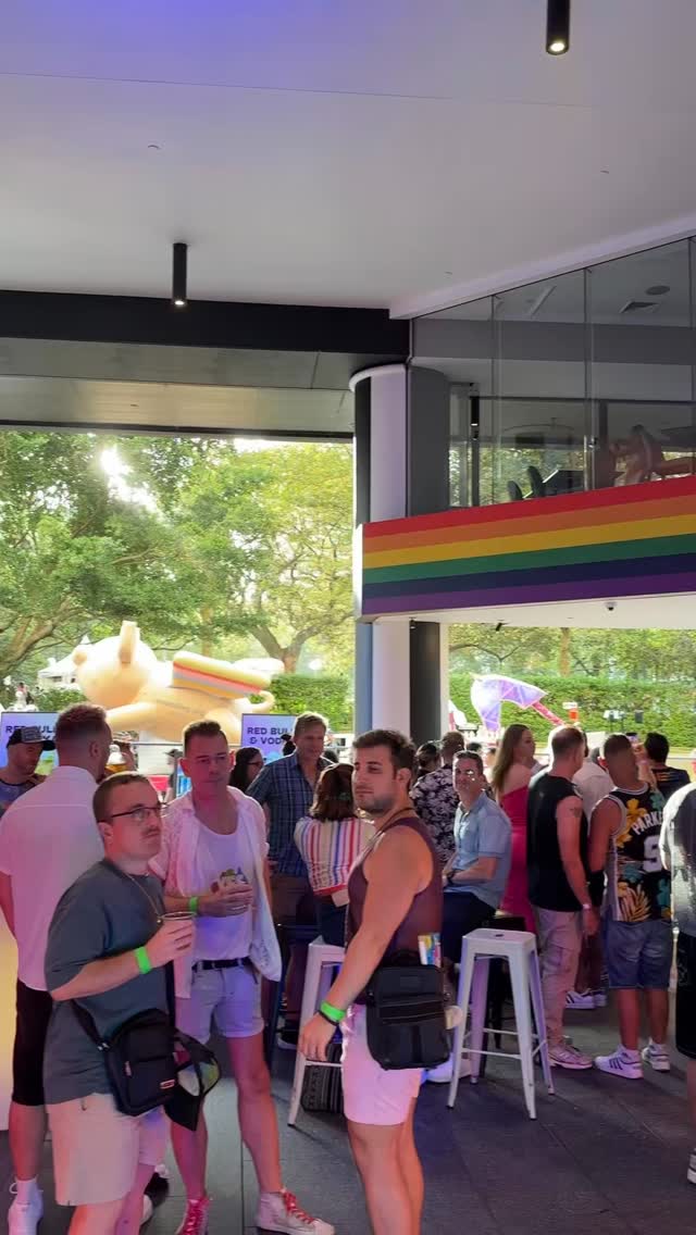 Kick starting Sydney’s Gay and Lesbian Mardi Gras at Pullman’s Pride Park pre-party 🌈 Hyde Park is the start to the Parade and today it is where it is all happening!!!
Drinks flowing and sensational canapés by the Pullman team. Then the fun begins with performances by @paulini_curuenavuli Manu @domdiazmusic @bailamuestra @dakotafanneeofficial @manuelkornisiuk
Thanks @eviltwinpr for this incredible experience 🌈❤️
#sydneygayandlesbianmardigras #preparty #invited #mardigrasparade