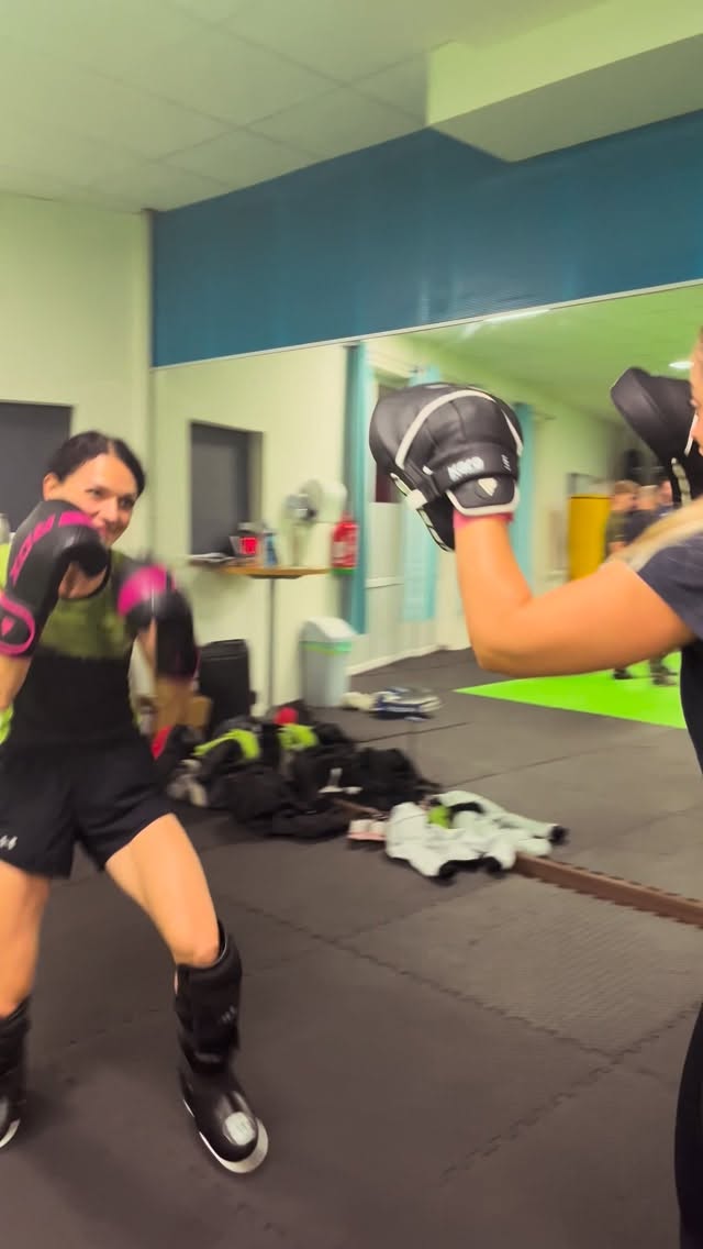 Pratzentraining und Kombis gestern bei #fikaze 🥊🤩👊 #kickboxing #badkrozingen #wakokickboxing #training