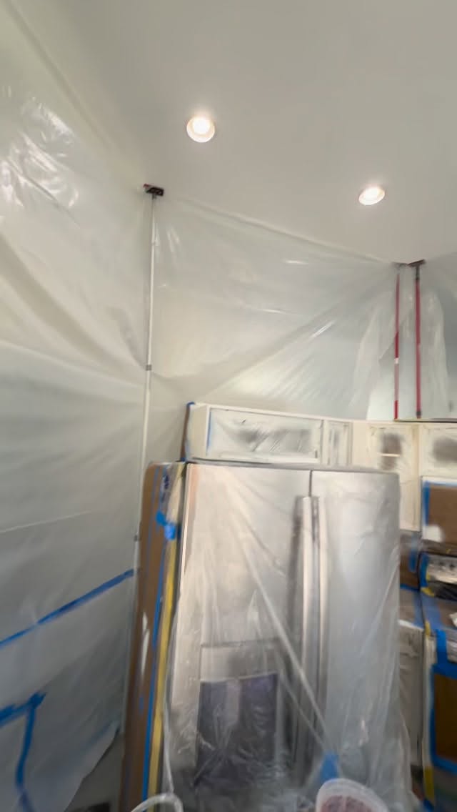 We love our @zipwall_llc poles #southflorida #cabinetrefinishing #prep #dustcontrol