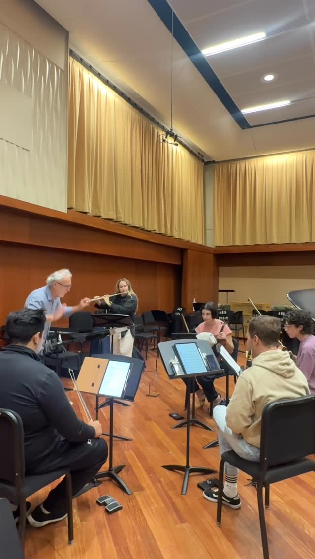 Jet whistle… but make it contagious 💨
Flute plays it once.
Strings: “wait… we can do that too.” 😅
Hear it live at the premiere of
Frank Ticheli’s Silver Lining (chamber version)
📍 USC Newman Recital Hall
🗓 Wednesday, March 4
⏰ 7:30 PM
USC Edge Contemporary Ensemble
See you there ✨
#USCThornton
#USCEdge
#FrankTicheli
#ContemporaryMusic
#LiveMusicLA