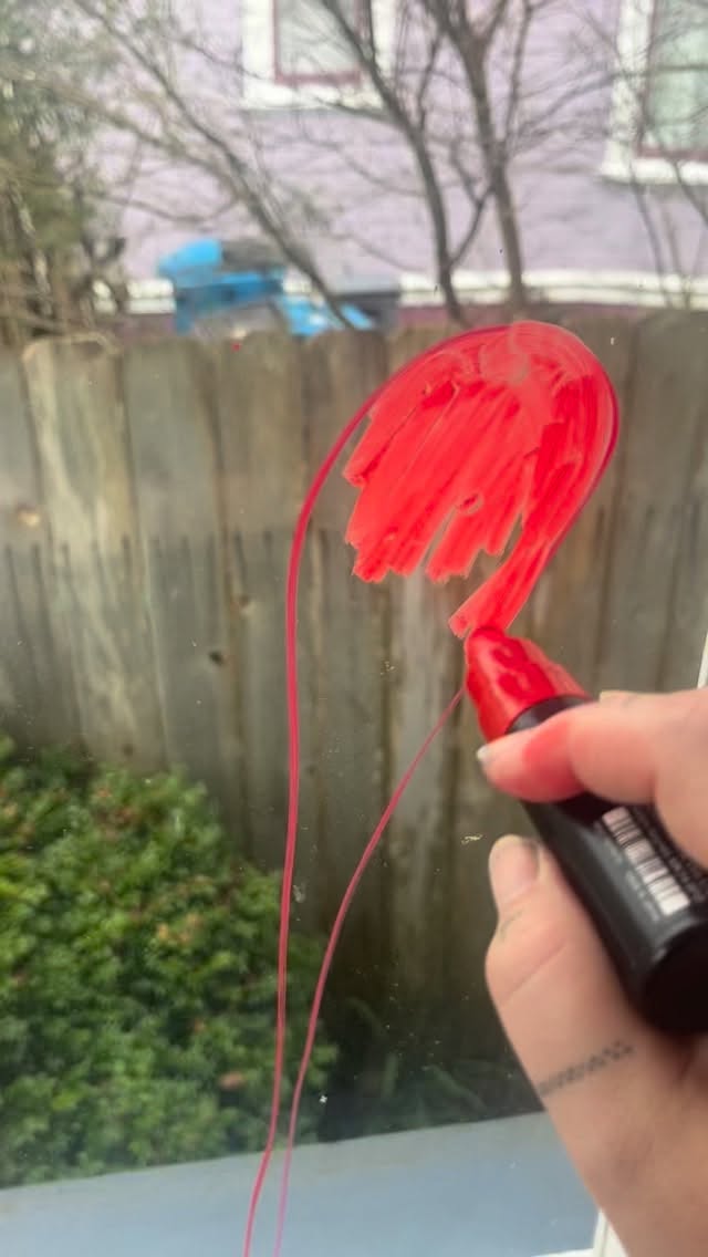 Paint a little window mural with me at my house!
.
.
.
#windowpainting #paintpen #diy