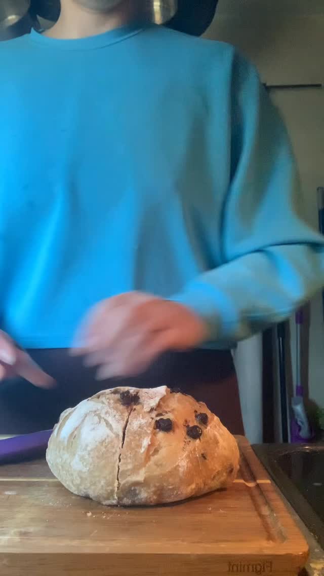 The First 4 episodes are filmed. However, we want you all to pick the next loaf! Also, comment your crazy food combinations that you want to see turned into a #sourdough creation.
#baking #vlog #crumb #baking