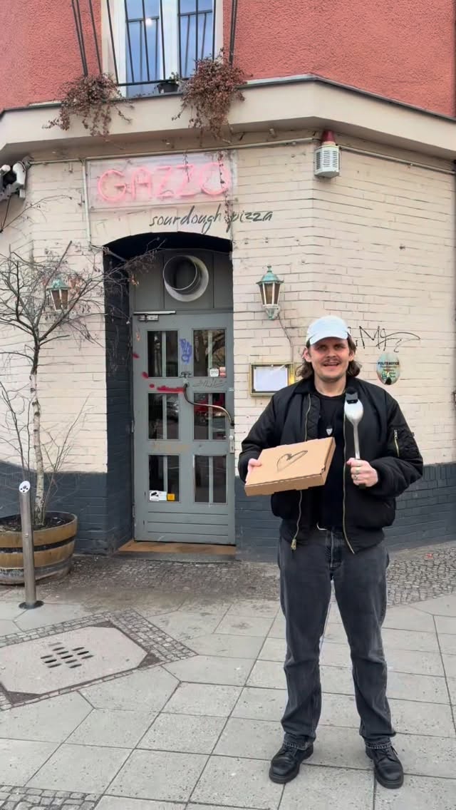 🏆🍕Our most ordered pizza at the moment. Most of our pizzas are now under €15, due to lower VAT. New menu in bio 📃💋