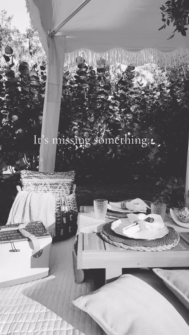 The difference is in the details ✨
Let’s make your next celebration unforgettable.
.
.
.
.
.
#luxurypicnic #picnicplanners #annamariaisland #aestheticvibes #picniccompany