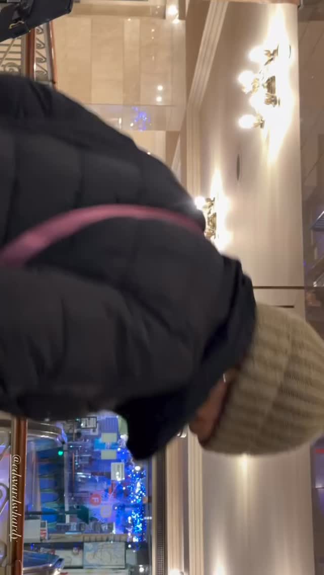 From my “Subway Series” performance in NYC — in a suit I designed and made.
#WeBelongTogether — @mariahcarey
🎥: @brie__tt
#violincover #coversong #violinist #mariahcarey