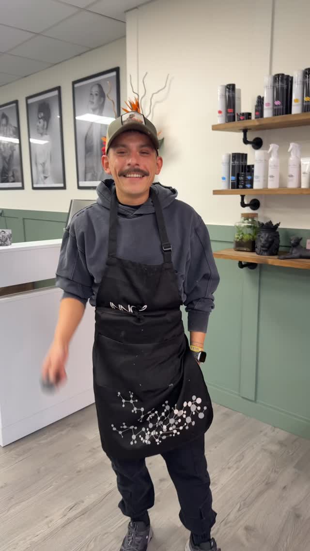 At The Hair House, we always aim to go out of our way to support other amazing small businesses in our area. 💛
Be sure to show them some love and check out these incredible locals:
@bubbleandpops
@_thequinnco_
@caffepiccoloco
@samantha_jones_dreaming_inks
@dropcitybooks
@james.fox.creative
Supporting local means supporting our community ✨