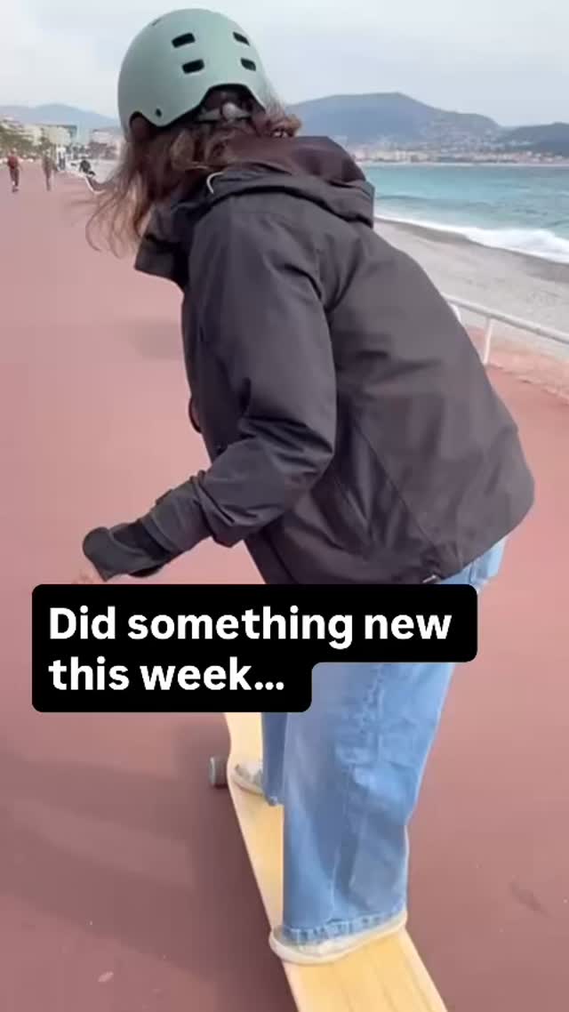 Never forget to have fun!! First skating lesson by the sea this week. Teacher and bestie @charlottefrutier #DoSomethingNew @HaveFun #Unshakeable #LifeCoaching