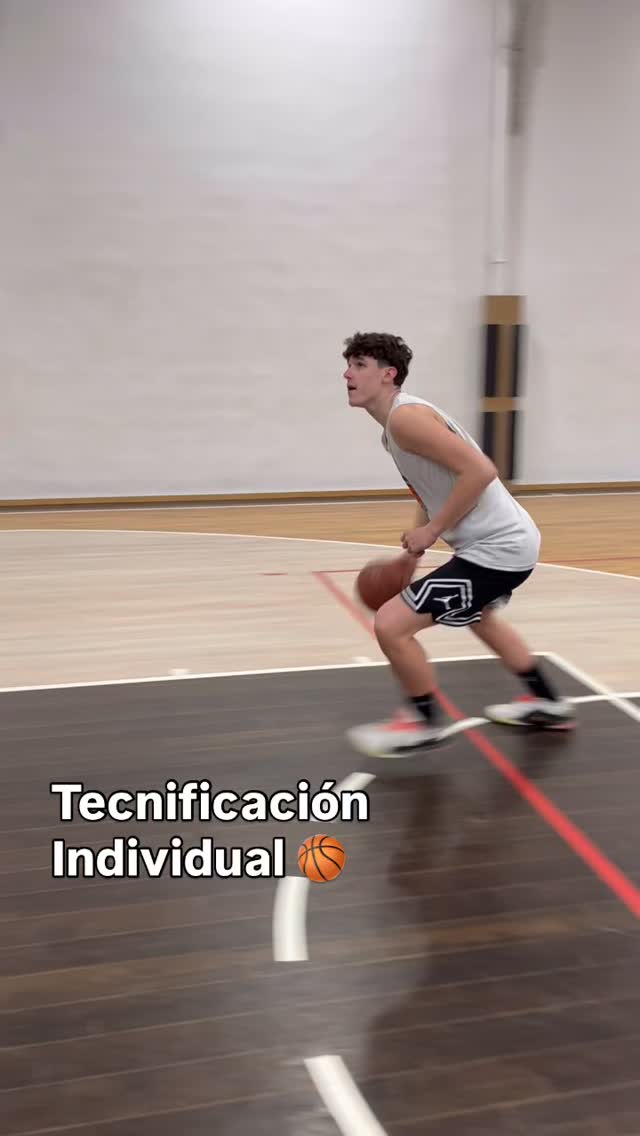 Cuando alguien decide salir de su zona de confort y apostar por Tecnificación Individual con @coachcrudeli ya está marcando la diferencia. 💪
Disciplina y trabajo desde el primer minuto.
Seguimos construyendo. 🏀🔥Seguimos mejorando.
#basketballneverstops🏀 #basketball #trusttheprocess #basketballtraining #basketballislife