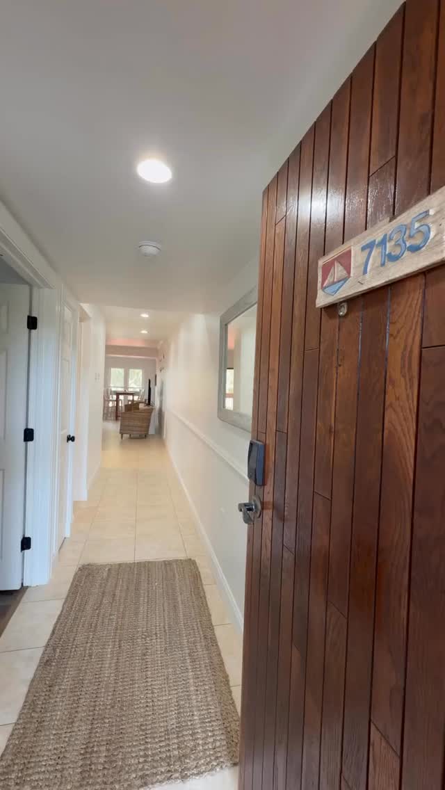 💫 New Villa Alert 💫 say hello to 7135 Harbourside - your new favorite getaway in the island 🏝️ this one-bedroom beauty is nestled in the heart of Shelter Cove Harbor, with stunning views, unbelievable location, and all the relaxation you need 💆♀️ #newvilla #hiltonheadisland #hiltonheadvacation #harbourside #sheltercove #beachvibes