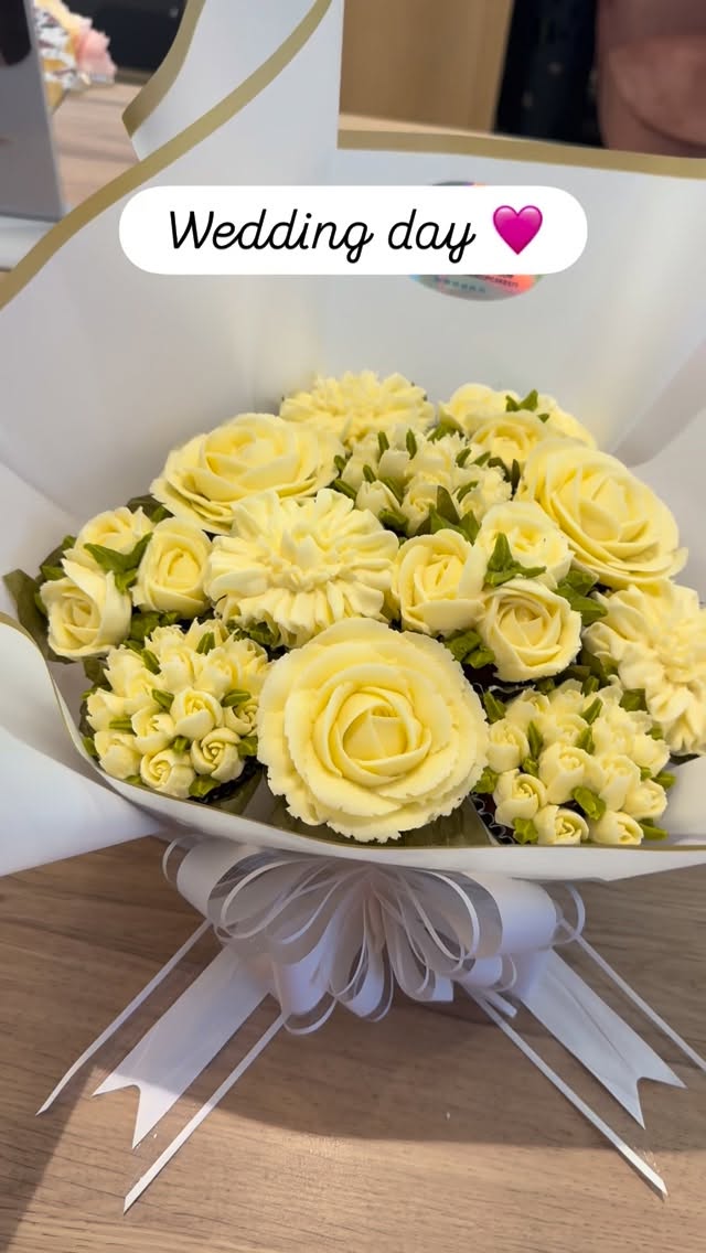 Tous no vœux de bonheur aux mariés 🩷💐🥂
#angiescupcakes77 #weddingcupcakes #wedding2026 #piecemontee