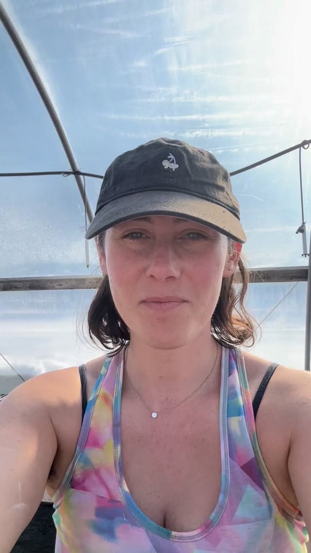 Seeding has begun! It’s 85F here in the greenhouse and our seedlings (and farmers) are loving this sunny weather. With the warm temps we can begin to imagine when these onions will be ready for harvest for the 2026 season CSA! There’s a link to sign up for the CSA in our bio!