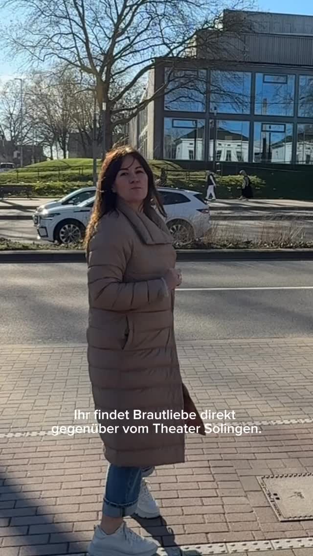 📍
Weißt du eigentlich, wie du Brautliebe findest?
Damit euer Besuch bei uns ganz entspannt startet,zeigen wir euch im nächsten Video den Weg zu unserem Store —ruhig gelegen, im Innenhof & trotzdem ganz zentral erreichbar
Speicher es dir gern ab, wenn du bald zur Anprobe kommst.
Wir freuen uns auf euch!
#solingen #brautmode #bridetobe #explorepage #brautkleid