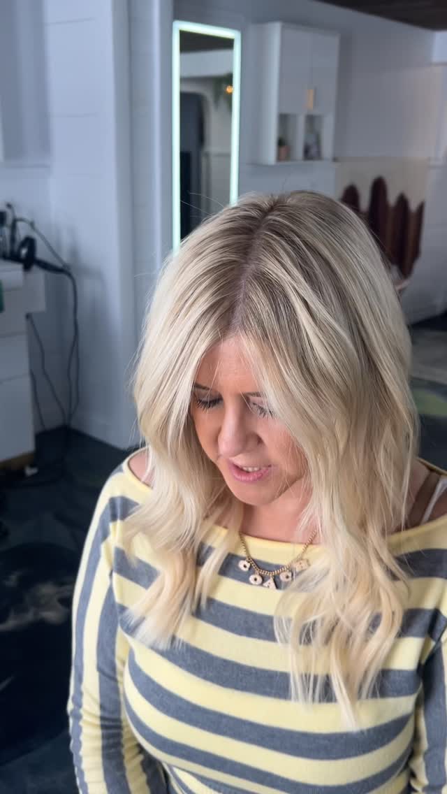 She’s actually a natural brunette.. 😳🤯
Stylist, Don’t be afraid of a base bump!! It creates the most beautiful blended looks for the few that hate the darker roots next to their highlights.
Comment BUMP below for formula
@amz_palacios #michiganhairstylist #blondespecialist #blonde