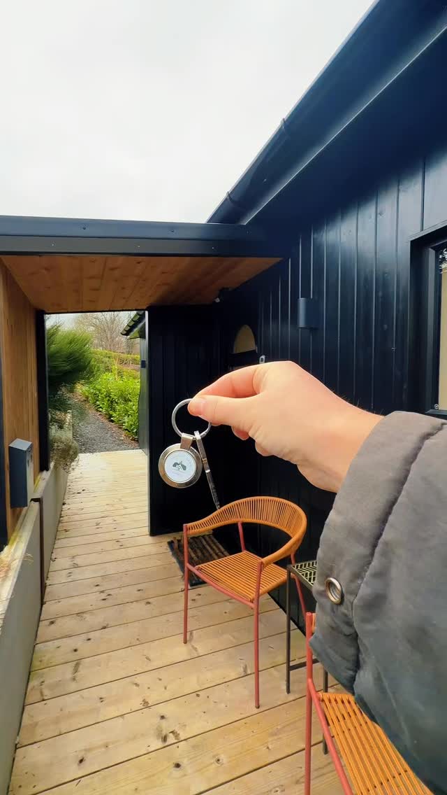 Staycation in the ♥️ HEART ♥️ of Wales 🏴
With
✔️ private hot tub
✔️ countryside views
✔️ Superking sized bed
✔️ Pygmy goats
✔️ and much more…..
#midwales #countryside #lodgeswithhottubs #travel #staycationuk