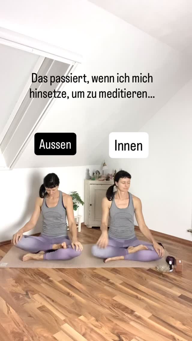 Das wird dich verwundern:
Egal wie unruhig es in deinem Inneren zu geht, das Stillsitzen hilft trotzdem!
Ich komme trotzdem zur Ruhe.
Geht es dir auch so?
Wie, wo und wie lang meditierst du derzeit oder eben nicht?
Eine regelmäßige Meditationspraxis ist keine Grundvorraussetzung für eine Yoga Ausbildung, aber sie kann dir extrem hilfreich sein!
Alles hat sich verändert, seit ich diese eine Sache verstanden habe:
❌Es geht im Yoga nicht mehr um Perfektion.
❌Es geht nicht um das perfekte Stillsitzen, die perfekte Umkehrhaltung oder Armbalance!
Es geht stattdessen darum, sich selbst besser zu verstehen und Yoga in den Alltag zu integrieren.💡
Deswegen ist 3 mal pro Tag 1 Minuten Stillsitzen (egal wo) viel besser als es gar nicht erst zu versuchen weil du glaubst, deine Zeit reicht nicht.⏰
🐾Alles beginnt mit dem ersten Schritt!
Vertiefe deine Yoga Praxis und komm zum Yoga Anatomie Tag in Wien diesen Samstag 28. Februar
💪Mach deinen ersten Schritt in die richtige Richtung um wirklich zu verstehen was in deinem Körper passiert, wenn du Yoga machst.
Anrechenbar auf deine Yoga Ausbildung Multi-Style.
✅Kommentiere: 28. Feb.
Oder schau in die highlights, bio oder auf www.FlyLightYoga.net