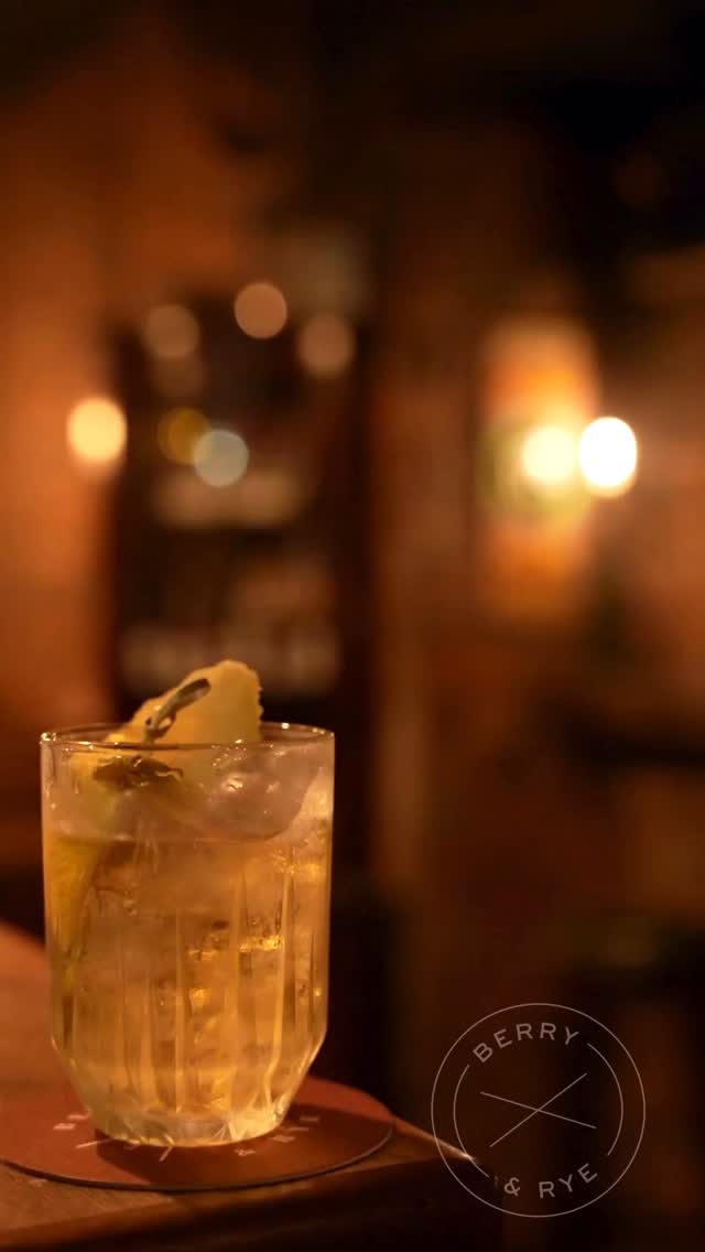🗝️ All the best speakeasies are hard to find.
Consider this your sign to find us this evening.
#BerryandRye #SecretBar #Liverpool #WhiteNegroni #Speakeasy LiverpoolNights