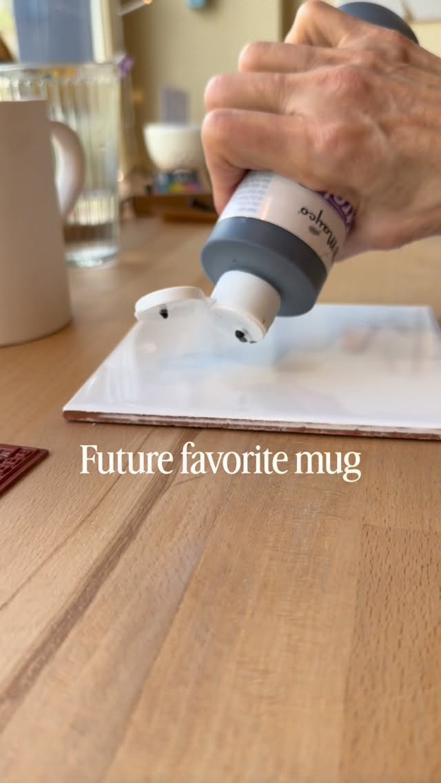 Créé avec un tampon disponible à l’atelier — le même que j’utilise depuis 2010. 😁