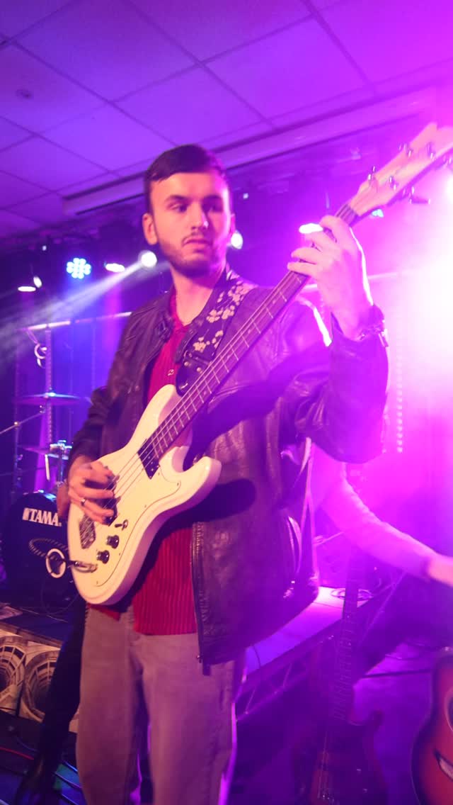 Bassist appreciation day 🤣
We love you @themkbassist
Track - HEY ITS ME
📹 @osc.pierson
#hugabassist