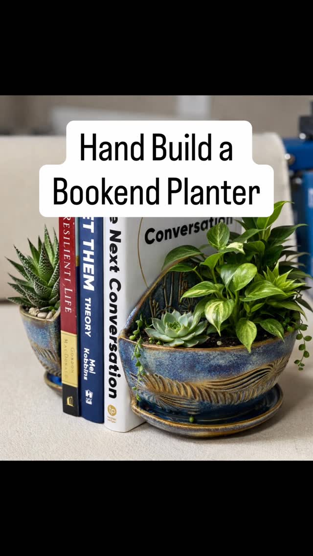 Tutorial! Planter Bookends:Hand Built Edition
Follow along as I make this planter set from slab. I usually wheel throw these but I thought it would be fun to try hand building one using a hybrid form from @alexandriapotterytools #slabbuiltceramics #handbuiltceramics #tutorial #ceramics #potteryforall
