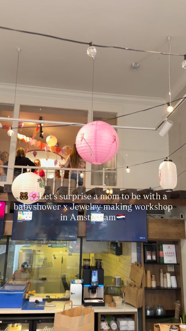 🌸🇳🇱Come celebrate your event with us in the heart of Amsterdam ✨Perfect for birthdays, bachelorettes, babyshowers and many more. Lunch options are available from our partnervenue @boulevard_nederland See you soon? 💍⚒️ #thingstodoamsterdam #experience #jewelry #goldsmith