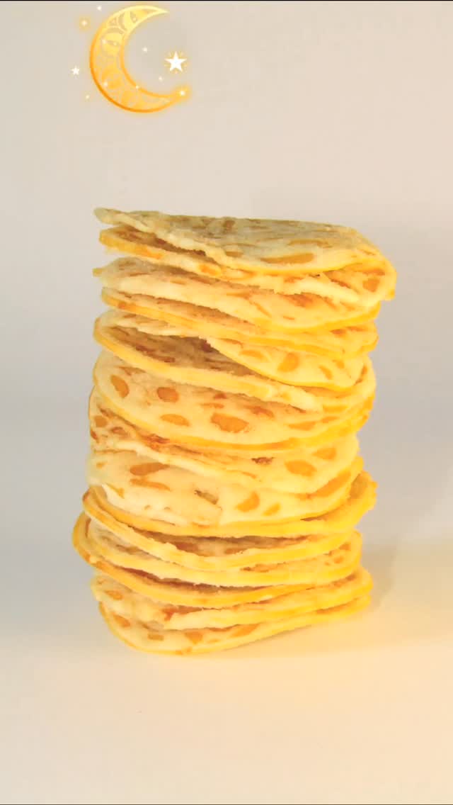 Ramadhan is about balance, reflection, and mindful living 🌙✨
Tempe King hadir sebagai snack ringan & sehat untuk menemani waktu berbuka atau setelah tarawih. Renyahnya pas, rasanya elegan, dan berbasis protein nabati — pilihan yang lebih mindful tanpa mengurangi kenikmatan.
Nikmati momen Ramadhan dengan camilan yang lebih baik untuk tubuhmu 🤍
#TempeKing #RamadhanHealthy #PremiumSnack #PlantBasedProtein