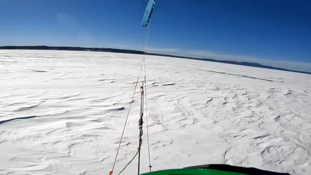Something to try to wrap your head around this Monday. Take a close look and tell me what's weird about this footage? No, this is not AI. Yes, the kite is actually pulling me. #snowkiting #kiteboarding #flysurferkiteboarding #kitesurfing #kiteskiing