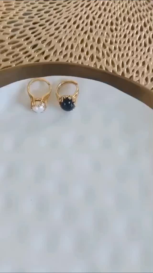 Not made to blend in.
Made to be remembered. ✨
Bold gold.
Sculpted texture.
Unmistakable presence.
Some jewelry whispers.
These speak.
Discover statement elegance with La’Banj 🤍
#LaBanj #StatementJewelry #LuxuryJewelry #BoldElegance #TimelessStyle