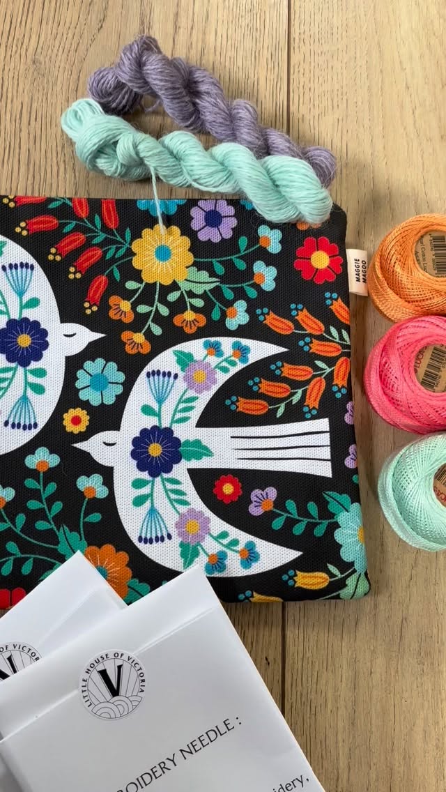 I am a little obsessed with putting these beautiful @maggiemagoodesigns pouches with gorgeously co-ordinating threads ❤️
The mending pouches will be available in my little studio shop on Saturday.
#mossley #mendingkit #manchester