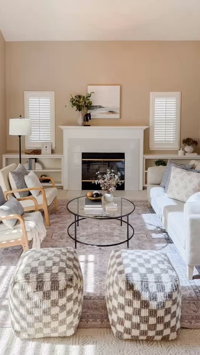 Hey hey hey… have you seen our latest listing? 👀
Because I am in love.
All the new blue tones?
The soft florals?
The fresh, airy vibe that feels like spring just walked through the front door?
It fits this house perfectly.
This is what I mean when I say design sets the mood. The right color palette doesn’t just look good — it makes you feel something. Calm. Happy. At home.
And when a buyer feels at home?
That’s when the magic happens. ✨
Blues are trending. Florals are back. And this house wears both beautifully.
Go take a peek before someone else falls in love first 💙🏡
#ChicoRealEstate #HomeStaging #BlueAndWhite #FloralTrend #StyledToSell Follow @danielleharck for more details