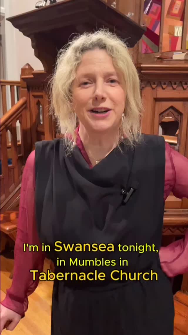 Second leg of the tour in Mumbles this week at Tabernacle Church, organised by Swansea Cultural Institute and chaired by the brilliant Jane Fraser.
Such a beautiful venue and a wonderfully warm audience.
Next stop: Laugharne Weekend on March 22nd - hope to see you there! 💙📚
#thehouseofwater #bookstagram #authorlife