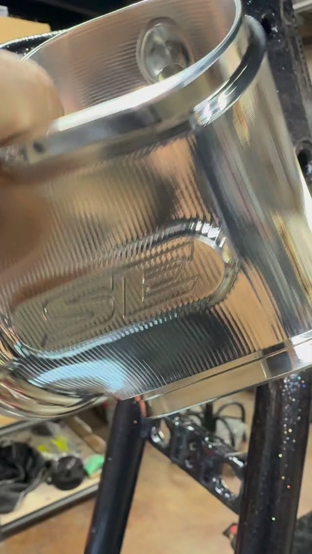 Pieces of the puzzle 🧩 My homie @codychildress getting all the aluminum components polished up for me while I knocked out the paint on the @harleydavidson @bornfreeshow lowrider ST frame. ✨✨✨
#harleydavidson
#bornfree17
#harleypartner
@traskperformance
@rrhmph
@lyndallbrakes
@evolution_industries
@feulingparts
@ridedunlop #ridedunlop
@arlennessmotorcycles
@customcycleengineering
@whovillespeedandcustom
@codychildress
@painthuffermetalflake
@fourrivershd
@thundermaxefi
@a1mike
@mymachinist