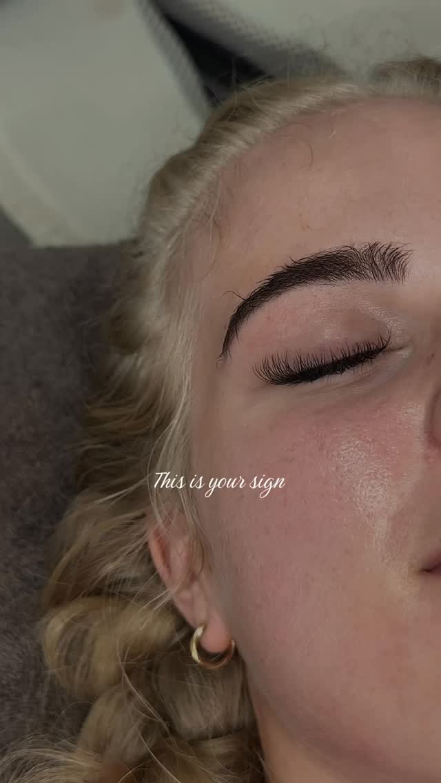 Gosh Beauty most Popular service .
Perfect for all my ladies who love lash extensions but still keeping a natural look
Hybrid lashes 9-13 cc and D curl
-
-
-