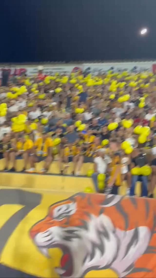 CALDEIRÃO
O Estádio Jorjão está lotado para a semifinal entre Novorizontino e Corinthians, pelo Campeonato Paulista.
A bola rola às 20h30. Com ingressos esgotados, o time do interior aposta na força como mandante para buscar a vaga na final. O Corinthians tenta confirmar a classificação fora de casa.
Clima de decisão em Novo Horizonte. Mais informações no Portal Guilherme Baffi
