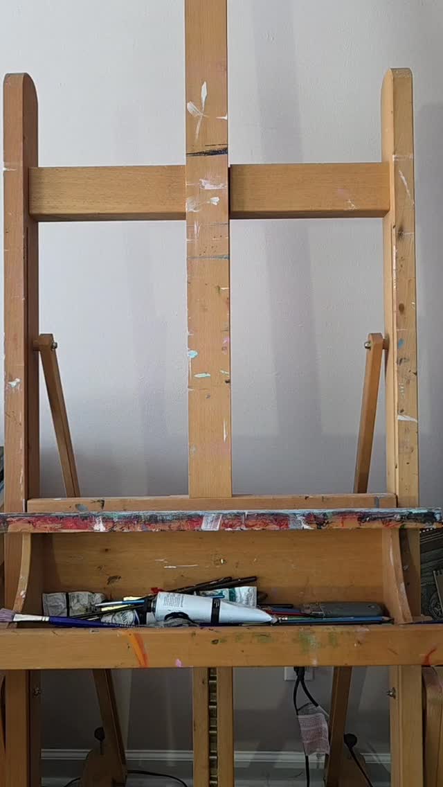 I am so proud of this piece! I pulled out every technical skill and studied the way light moves through the woods and plays off of the snow. I wanted to create a peacefull scene, where the viewer was in awe of these beautiful creatures.
I will know next week if this piece placed!
#wildlifeart #oilpainter #landscapeart #fineart #landscapepaintings