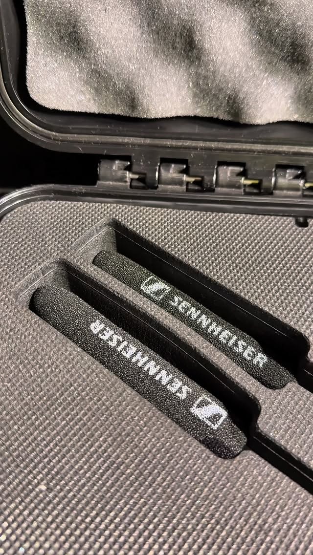 Kazazi Case ile ekipmanlarınız güvende. 🎤
Sennheiser mikrofonlar için özel olarak tasarladığımız bu hard case, ekipmanlarınızı darbelere, toza ve taşımadaki risklere karşı maksimum koruma sağlar.
Cihazınıza özel ölçülerle hazırlanan Lazer kesim köpük iç tasarım, mikrofon ve aksesuarların sabit ve düzenli şekilde taşınmasını sağlar.
Profesyonel ekipmanlar için profesyonel koruma.
📍 İstanbul Ataşehir’de atölyemizde ekipmanlarınızla geldiğinizde kısa sürede size özel iç tasarım hazırlayabiliyoruz.
#kazazicase #hardcase #sennheiser #mikrofoncase #protectivecase productiongear audiogear setekipmanları