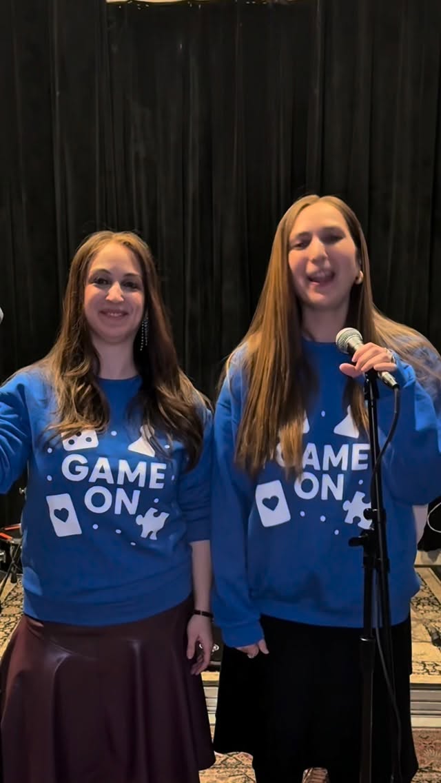 The stage is set!
The band is ready! But no great concert is complete without the great Shaindy Plotzker! #concert #arena #singing #game #comedy