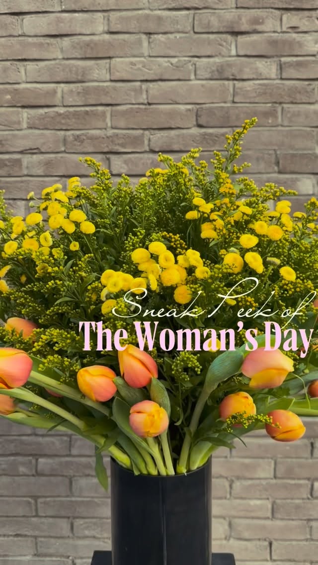 March 8. International Women’s Day.
Our vases shine in bold yellow, strong and unapologetic.
It’s more than a color: IT’S A MOOD!
Daring, direct, impossible to ignore.
Yellow vibes for women who light up the world.