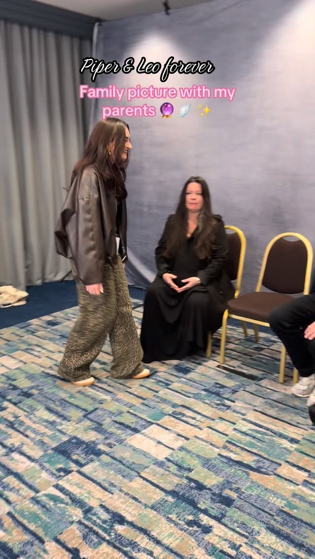 Couple goal en fait ✨ @unionconventions #charmed#halliwell#halliwellsisters#piperhalliwell#leowyatt